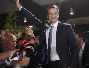 Γαλλικός Τύπος για Μητσοτάκη: «Έτοιμος να κυβερνήσει με ελεύθερα χέρια»